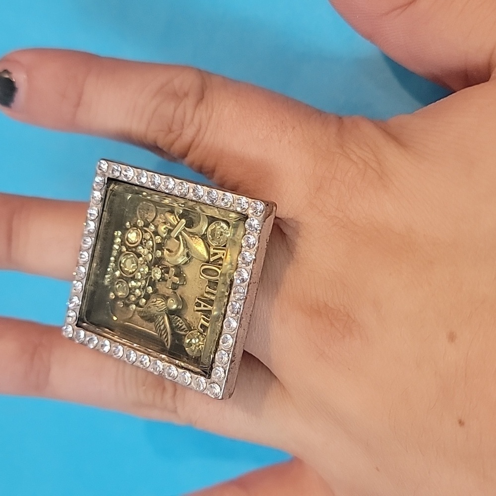 Royal Rhinestone Embellished Statement Ring - Picture 6 of 6